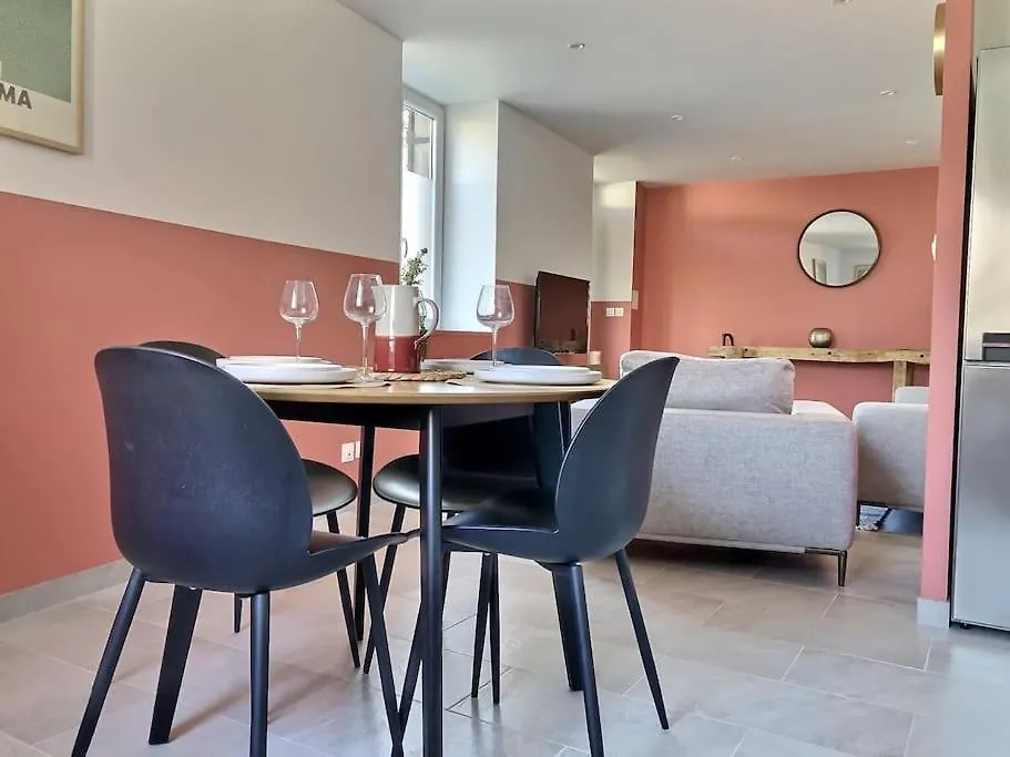 Charmante Maison De Village Vaux-en-Bugey Дом отдыха